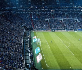 开云足球直播-F1新赛季揭幕战焦点战，76人正面击溃广东队，跨界竞技背后的战略启示