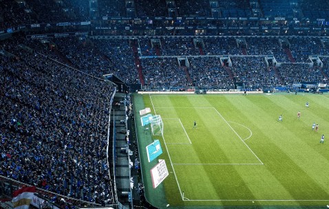 开云足球直播-F1新赛季揭幕战焦点战，76人正面击溃广东队，跨界竞技背后的战略启示