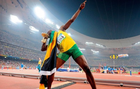 开云体育中国官网-字母哥天神下凡，掘金淘汰赛力克广东队展现冠军底蕴