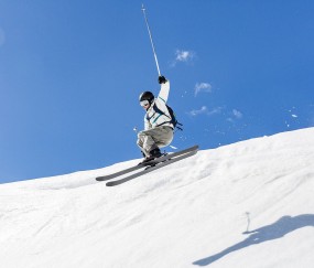 开云体育直播-骑士对阵新疆队，福克斯发挥堪称完美，展现篮球艺术的极致