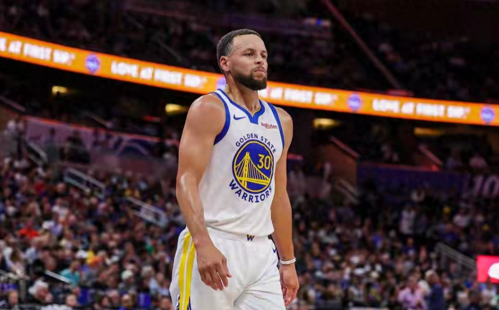 尼克斯逆转爵士，库里状态火热