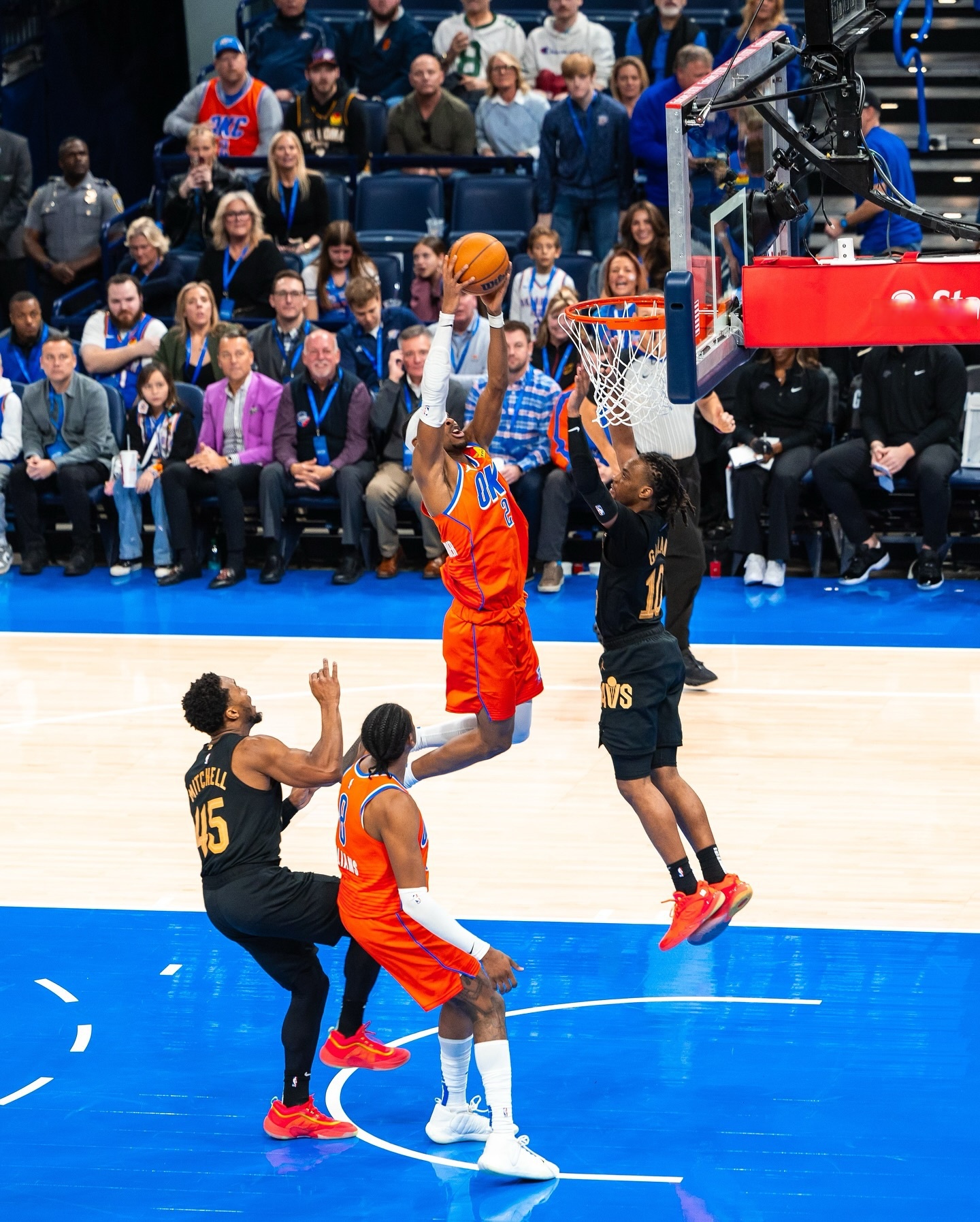 太阳险胜马刺，布伦森带队取胜