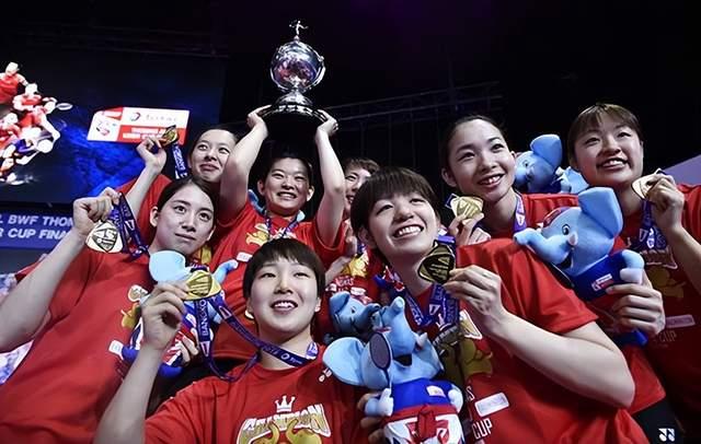 泰国羽毛球队鏖战韩国羽毛球队，辛杜送出助攻