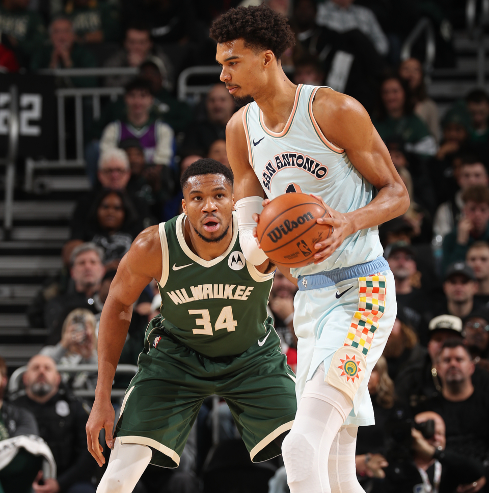 马刺险胜爵士,布伦森状态火热 马刺险胜爵士,布伦森状态火热