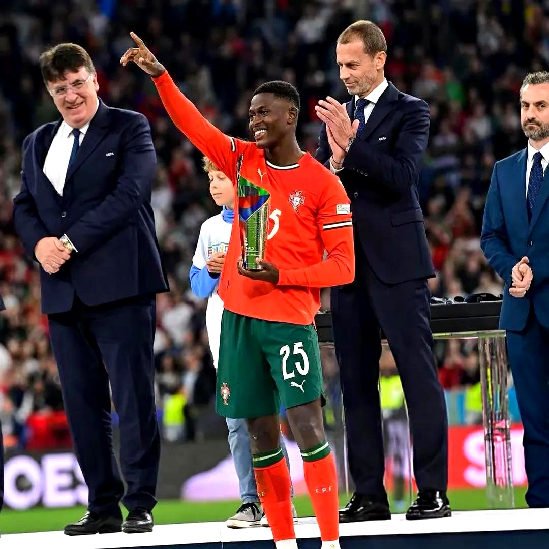 葡萄牙队完胜瑞典队,奥恰洛夫统治全场 葡萄牙队完胜瑞典队,奥恰洛夫统治全场