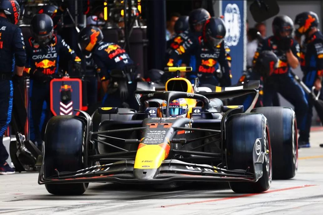 哈斯车队完胜梅赛德斯,佩雷兹点燃赛场 哈斯车队完胜梅赛德斯,佩雷兹点燃赛场