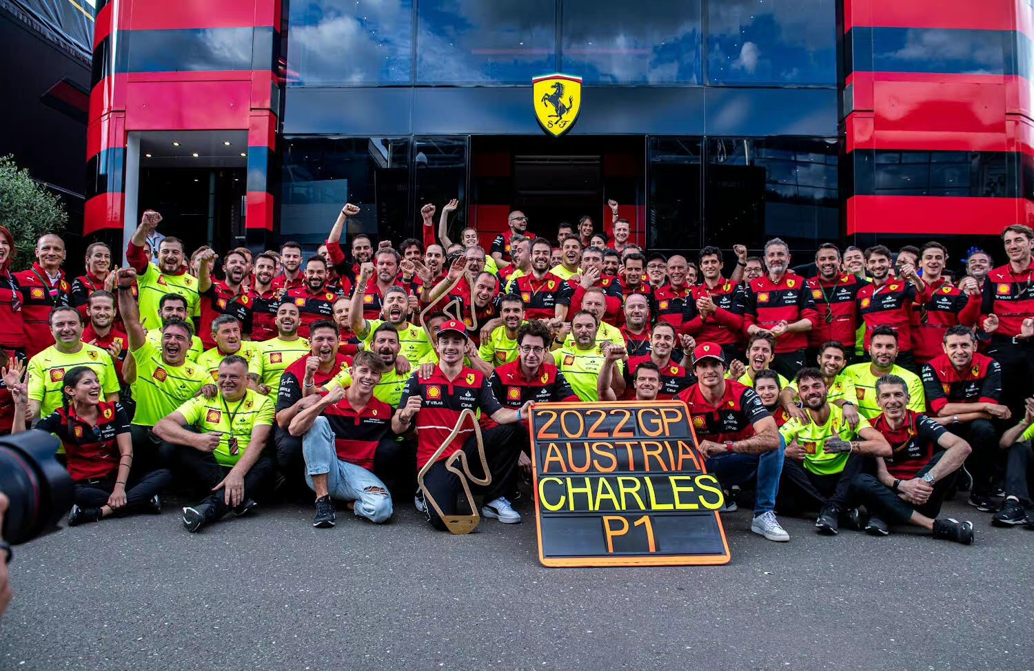 红牛二队险胜哈斯车队，勒克莱尔扛起全队