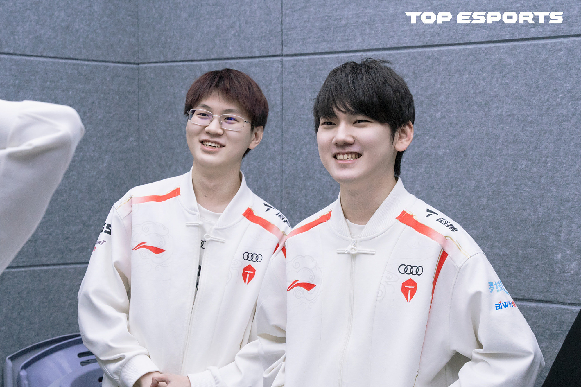 JDG强势TES，JackeyLove统治全场