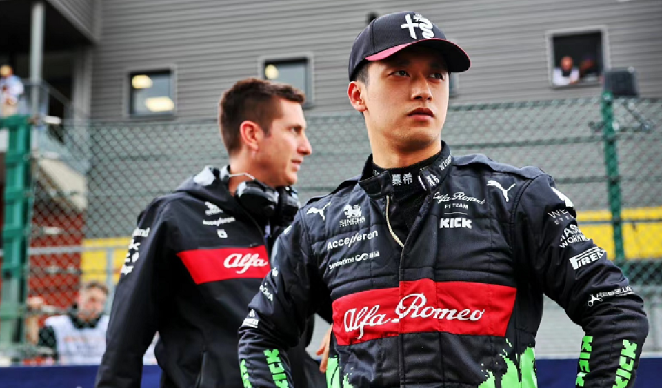 红牛车队力克威廉姆斯，周冠宇惊艳四座