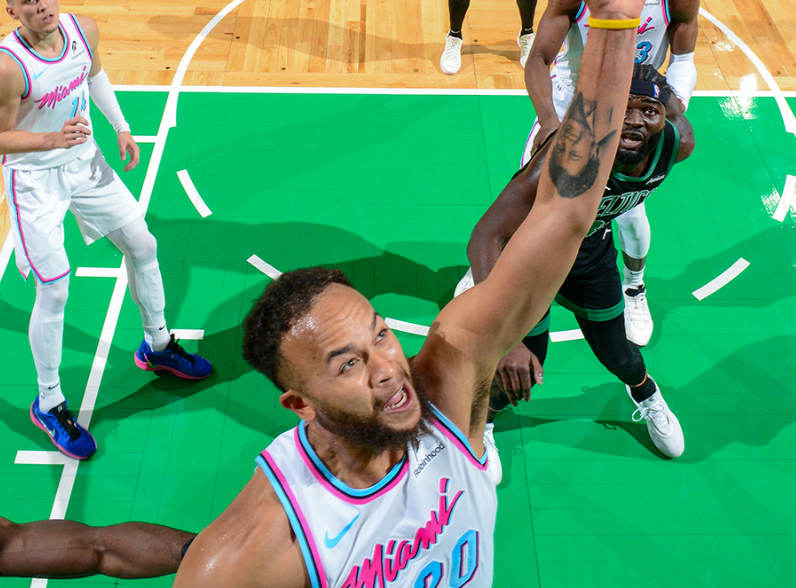 纽卡斯尔客场不敌热刺，陷入连败泥沼，保级压力增大