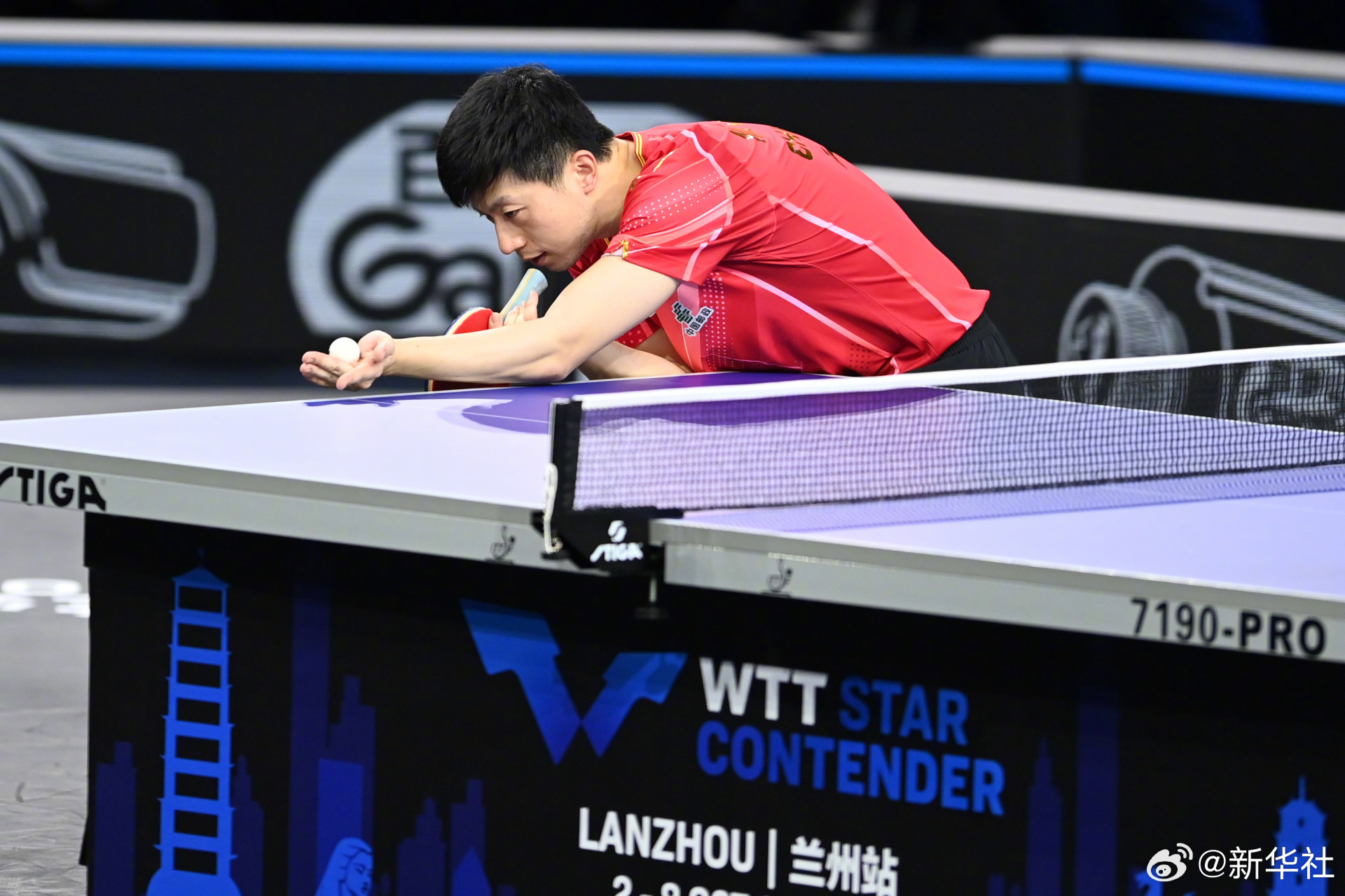 英格兰队翻盘波兰队，马龙高光表现