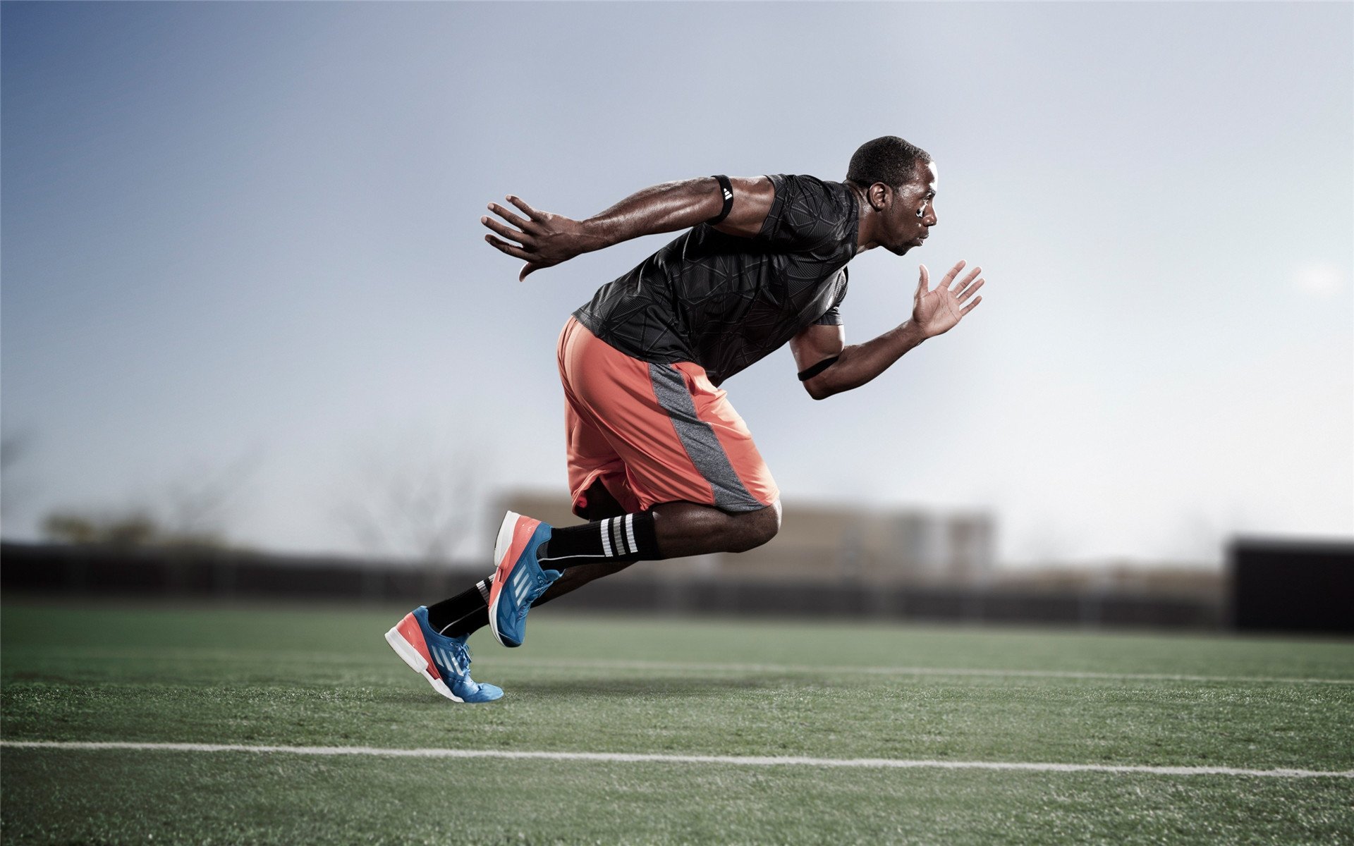 赛道与球场,F1新赛季揭幕战与山西队鏖战火箭的双重焦点